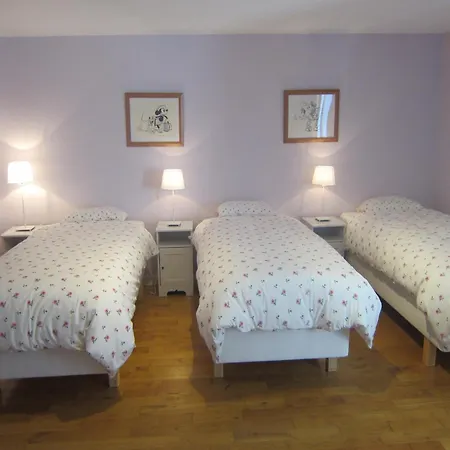 Spacious Family Villa, 펜션 Offagne