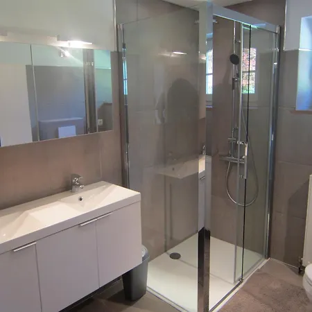 Spacious Family Villa, بيت للعطل *