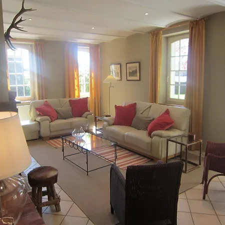 بيت للعطل Spacious Family Villa, *